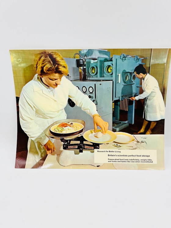 Image 1 of Set di 7 foto in cartone "ricerca per vivere meglio"