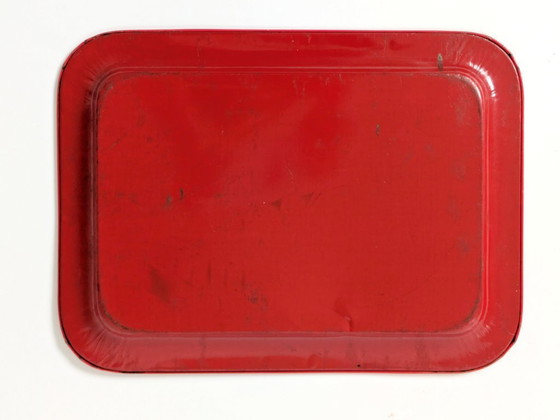 Image 1 of Bandeja de hojalata roja de mediados de siglo | Estilo de arte popular escandinavo | Decoración navideña