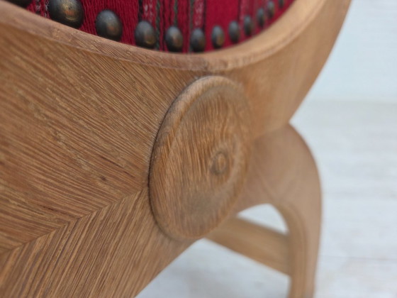 Image 1 of 1970, fauteuil danois, laine d'ameublement rouge d'origine, bois de chêne massif.