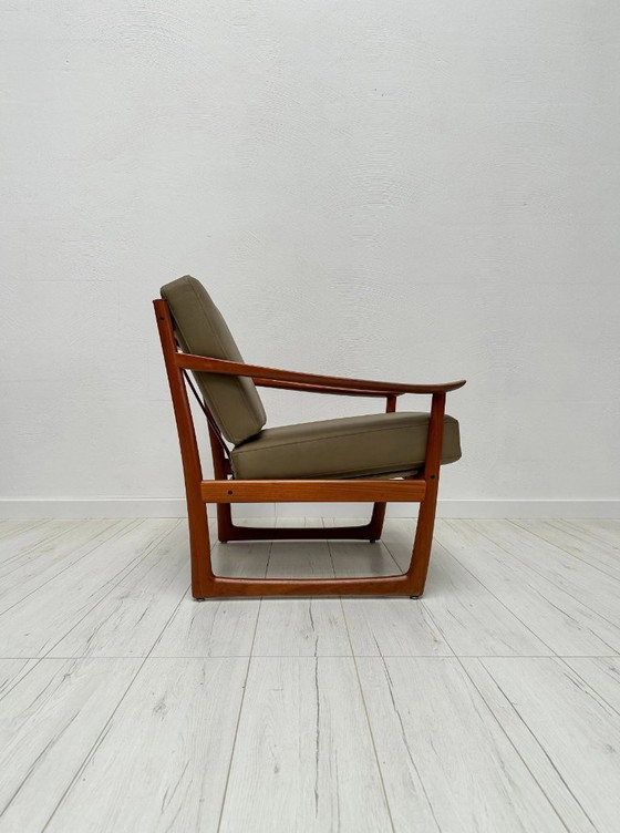 Image 1 of Fauteuil lounge 1/2 vintage FD 130 en teck par Peter Hvidt et Orla Mølgaard-Nielsen pour France et Daverkosen, design danois, 19