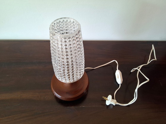 Image 1 of Vintage tafellamp met glazen reliëf kap jaren 60