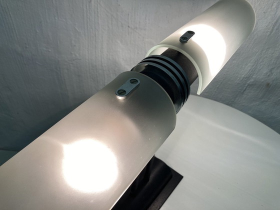 Image 1 of Lampada da tavolo di design anni '80 con 2 paralumi in vetro e metallo
