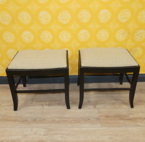 Image 1 of Set von 2 schlichte 1930er Jahre Hocker Sitz Federkern gepolstert vintage antik retro nostalgie Schemel Fußbank