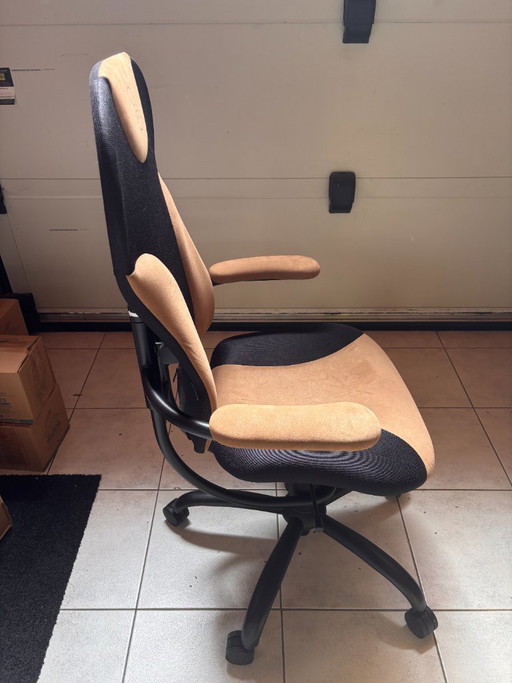 Silla de oficina activa SpinaliS Spider – Para el dolor de espalda – Máxima calidad