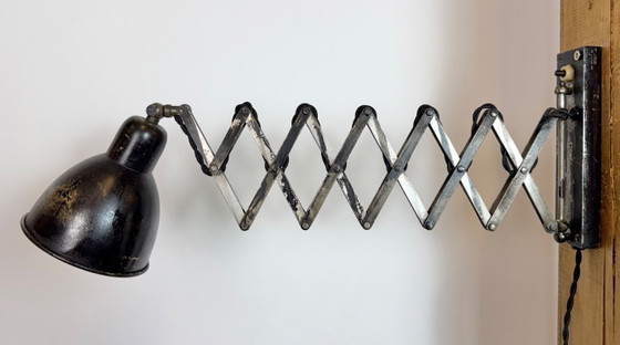 Image 1 of Industriële zwarte schaarwandlamp, jaren 1950