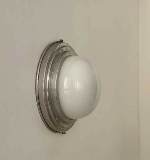 Lampada da parete vintage art déco, cromo e opalina, Francia 1930