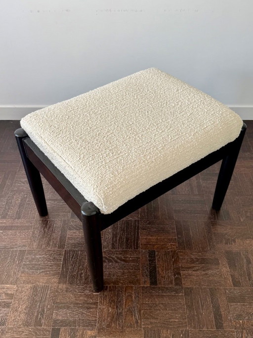 Poggiapiedi Scandinavo Vintage Tessuto Bouclé – hockers en poefs, Textile, Wood