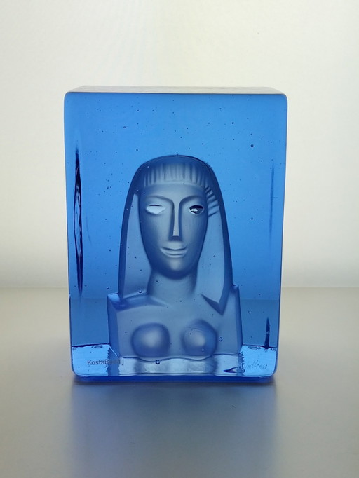 Kosta Boda - Crystal sculpture Azur SHE by Bertil Vallien
