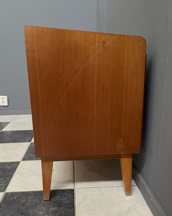 Image 1 of buffet bas en bois brun des années 1960