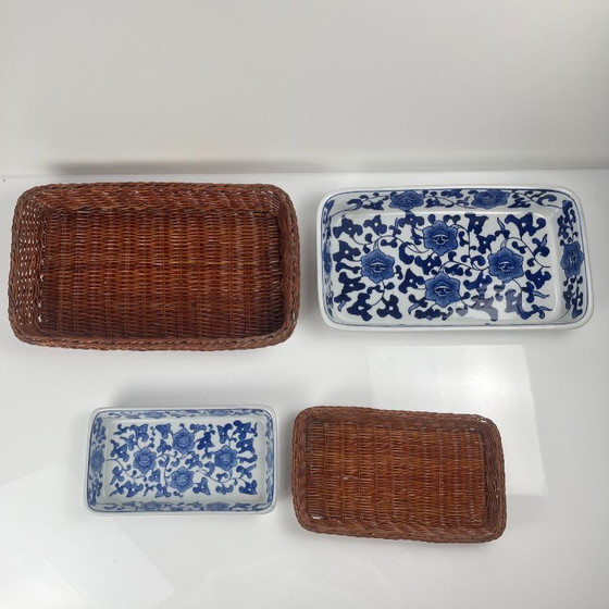 Image 1 of Set of 6 ceramic serving platters in white and blue floral pattern with woven wicker mount, 1970/80