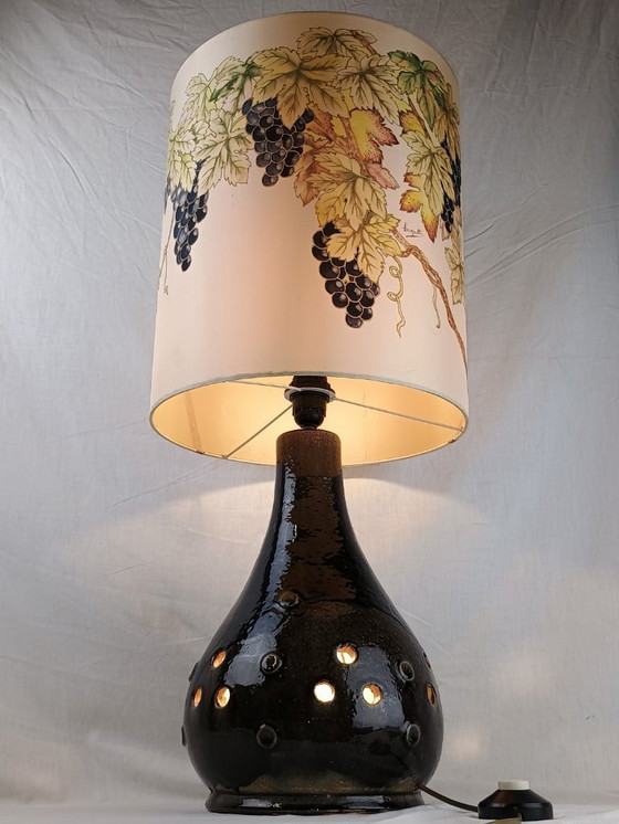 Image 1 of Lampada da terra vintage in ceramica anni '70 con paralume firmato - stile Germania Ovest, motivo a uva, design di metà secolo