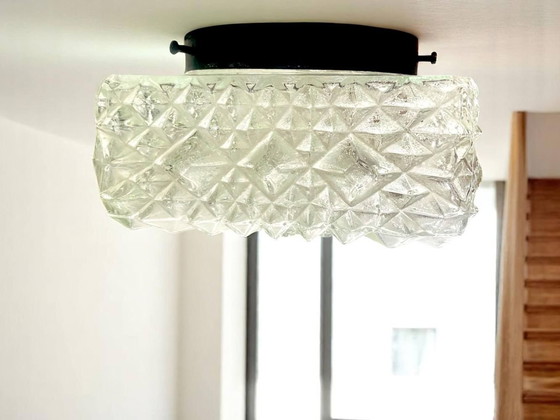 Image 1 of Vierkante helder kristallen wand- of plafondlamp, 1960