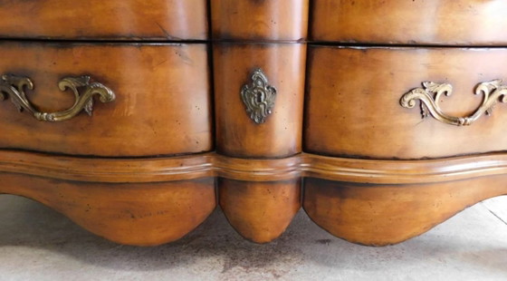Image 1 of Traditionele dressoir/ladekast met 8 laden van fruithout van Century Furniture