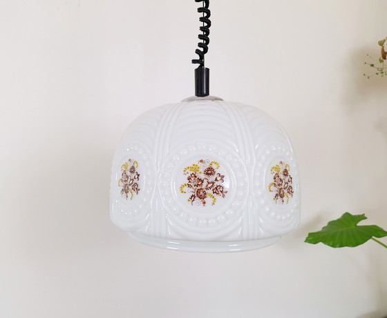 Image 1 of Lampada a sospensione vintage opalina, lampadario di metà secolo Sijaj Hrastnik