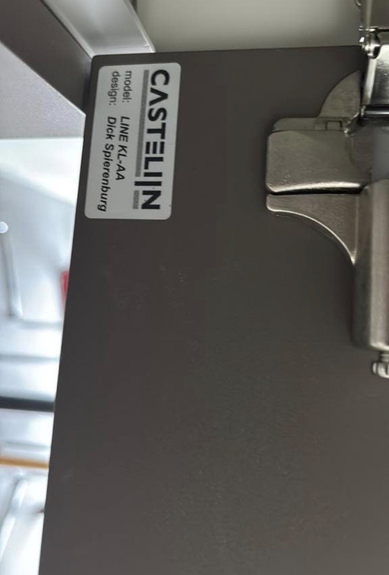 Image 1 of Cabinet Castelijn