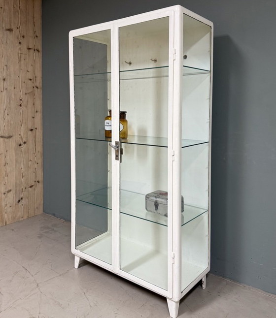 Image 1 of White vintage apothecary cabinet / display cabinet