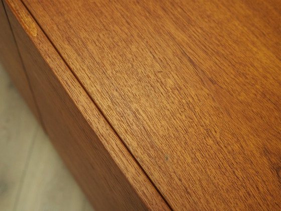 Dänischer Teakholzschrank auf konischen Beinen, skandinavisch modern der 1960er Jahre – Buffetschränke, Wood (photo 14 of 14)