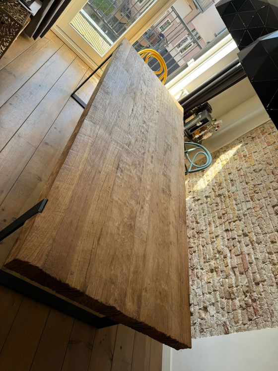 Image 1 of Table à manger robuste