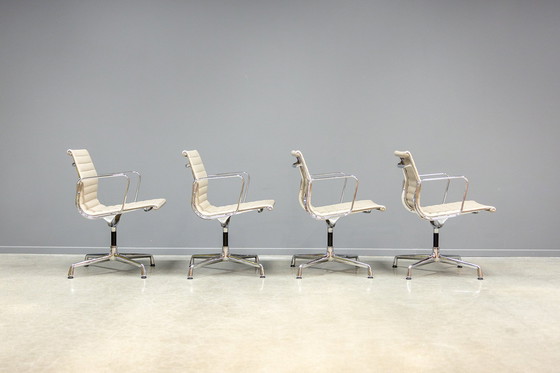 Image 1 of Silla de reunión Eames EA108, 16x