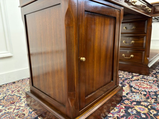 Original Globe Wernicke Corner Desk – Leather, Wood (photo 14 of 23)