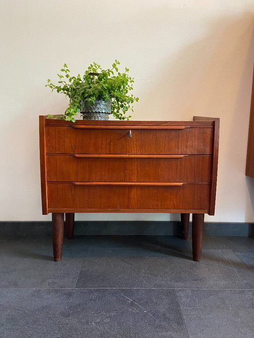 Armario danés vintage de 3 cajones en teca