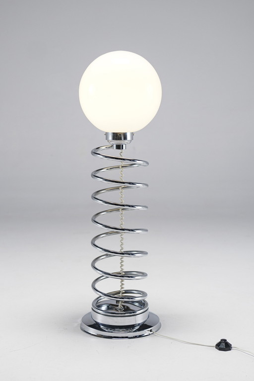 Lampadaire italien de l'ère spatiale avec verre opalin, 1970S