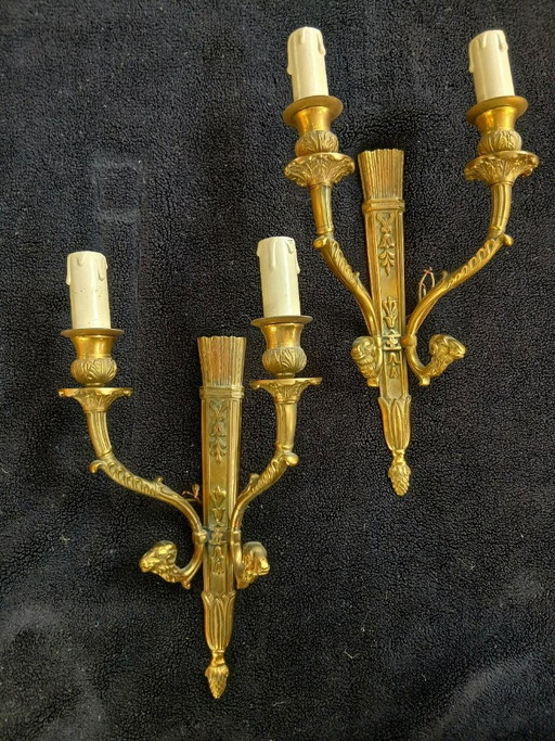 Par de Apliques de latón dorado, estilo clásico
