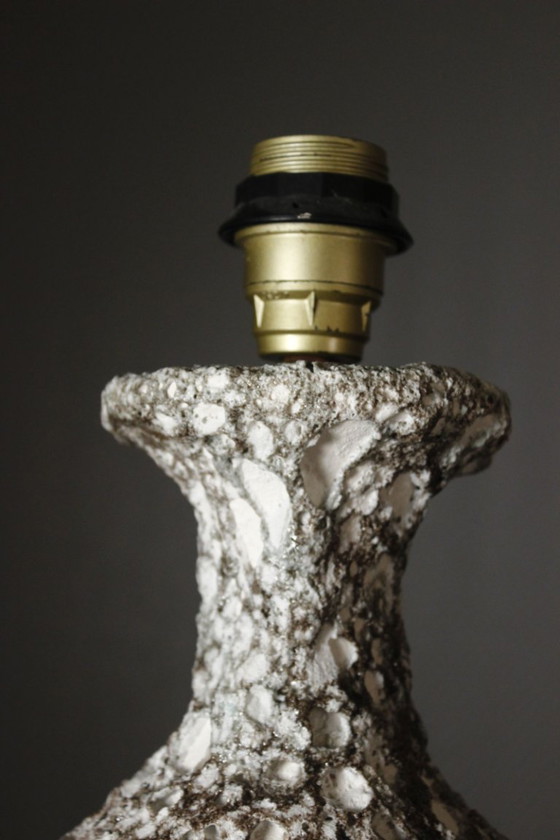 Image 1 of Grote, dikke keramische lampvoet in lavavorm, brutalistisch ontwerp, dubbele verlichting, jaren 70