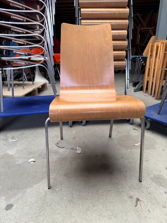 Image 1 of Plank stapelstoelen (39)