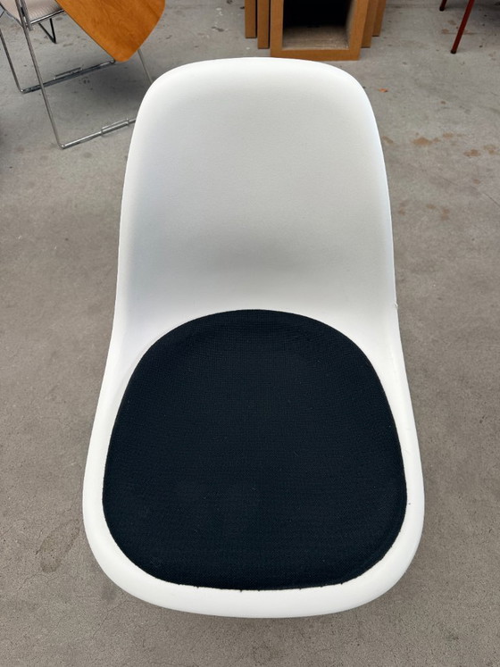 Image 1 of Vitra Eames DSR Stuhl