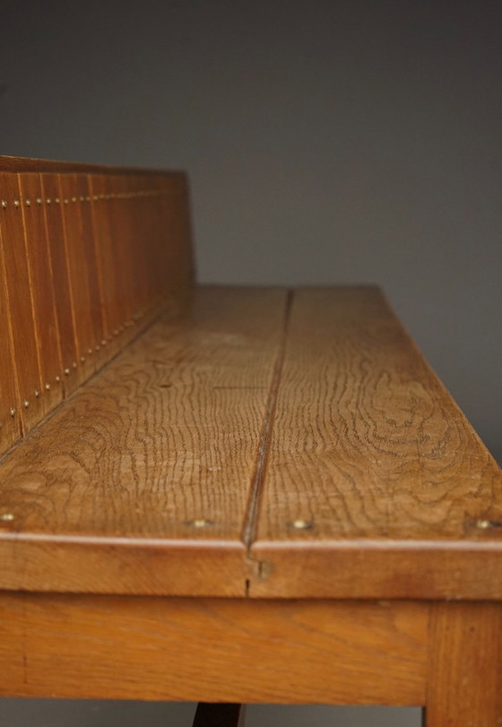 Image 1 of Traditionalistische Hollandse eikenhouten bank in de stijl van de Delftse School, jaren twintig