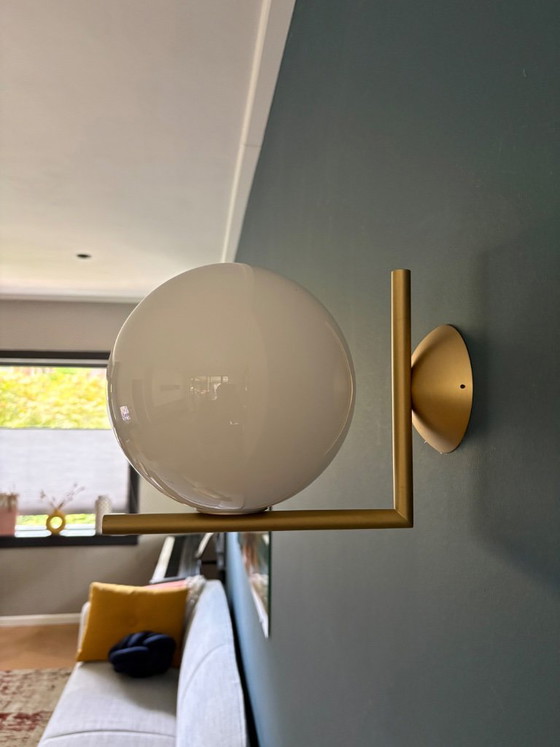 Flos IC C/W1 wall lamp, gold-colored, Wall lights, Brass, Glass, Modern (photo 3 of 5)