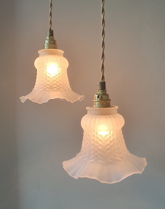 Set di lampade a sospensione vintage antiche in vetro satinato. – Metal (photo 18 of 18)