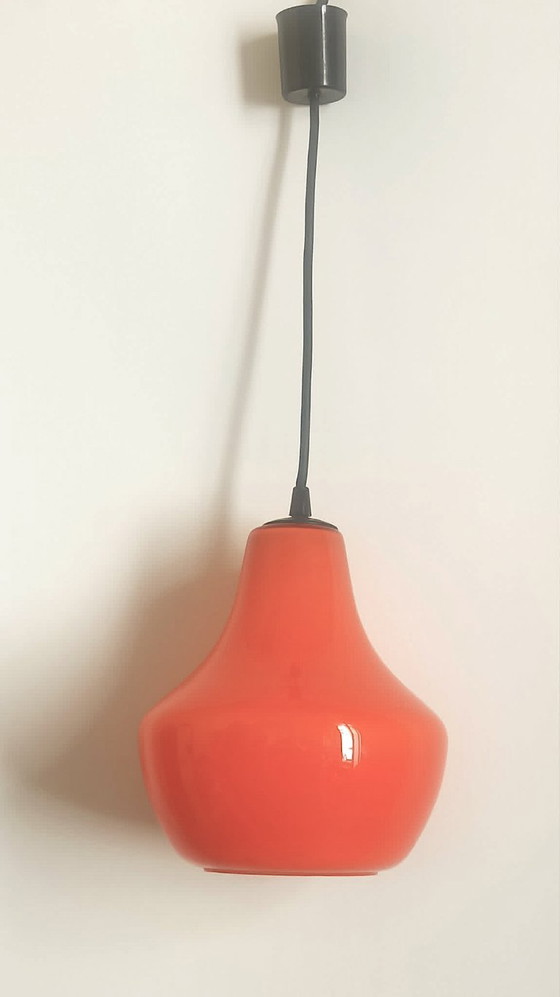 Image 1 of Lampada a sospensione in vetro opalino arancione di Peill & Putzler, anni '70, diametro 23,5 cm.