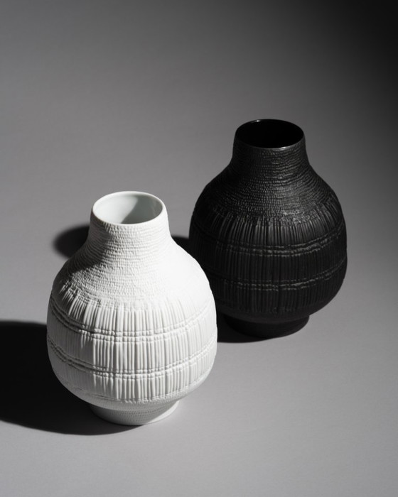 Image 1 of ROSENTHAL Vase Duo STRUCTURA RIBS Bisque Porcelaine Noire Elsa Fischer-Treyden