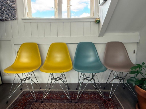 Sedie Vitra Eames DSR – set di 4 – versione originale Vitra