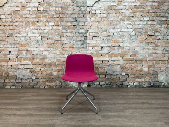 Hay AAC 11 Swivel, Purple-pink fabric | Hee Welling, Swivel chairs, Textile, Metal, Modern (photo 2 of 15)
