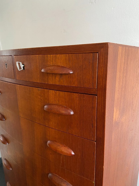 Image 1 of Vintage Danish chest of drawers with 8 drawers