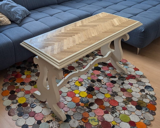 Image 1 of Pezzo unico realizzato a mano: tavolino da caffè con parquet in rovere a spina di pesce e curve eleganti