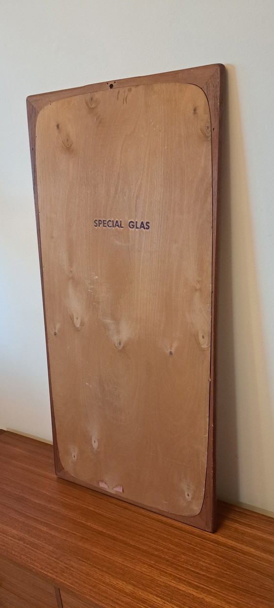Image 1 of Vintage teakhouten wandspiegel – Deens modern design uit de jaren 60 en 70