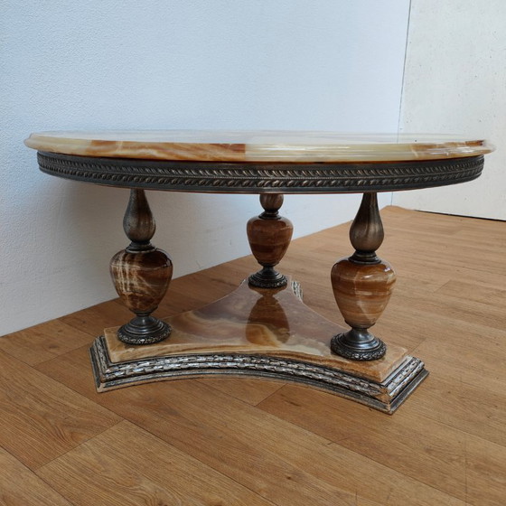 Image 1 of Table basse ronde vintage de style Régence avec plateau en marbre