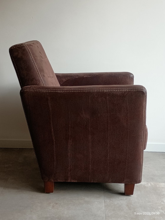 Timeless Couches – Textile, Wood (photo 12 of 13)