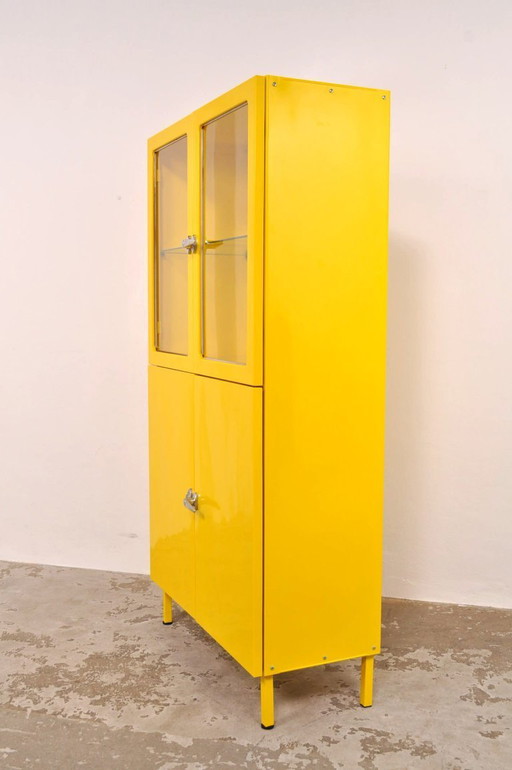 Vintage apothecary cabinet / display cabinet, 1970s
