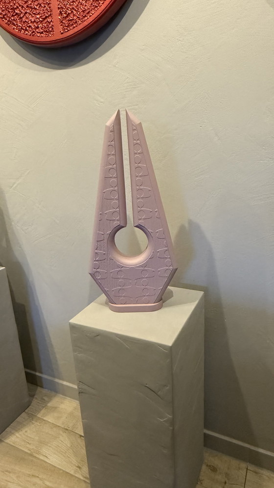 Image 1 of Escultura Echo Fork Terra Rosea de Rotan Hunt