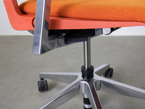 Image 1 of Haworth Very office chair designed by Nicolai Czumaj-Bront and Michael Welsh.