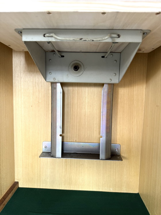 Image 1 of Meuble bar vintage en chêne des années 70