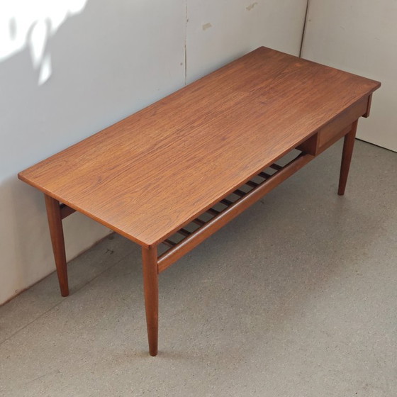 Image 1 of Tavolino da caffè vintage in teak O.M.F.