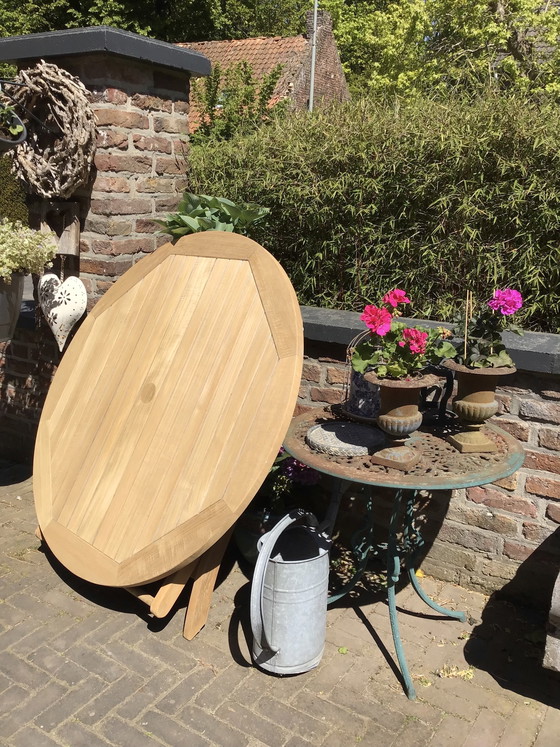 Image 1 of Gemütlicher und schöner runder Teak-Gartentisch von Teak And Garden, 120 cm Durchmesser