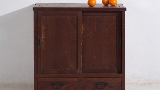 Antique Japanese cabinet with sliding doors - Taisho/Showa Period (c. ) – Chest of drawers, Wood, Metal (photo 3 of 40)