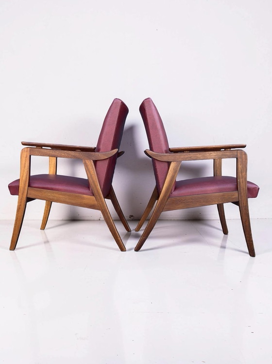 Image 1 of Ensemble de fauteuils design vintage – similicuir rouge et teck (années 1960)